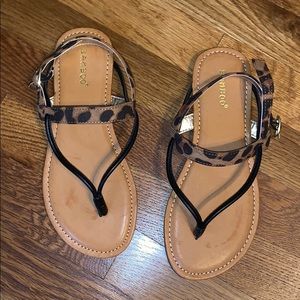 Leopard strappy sandals